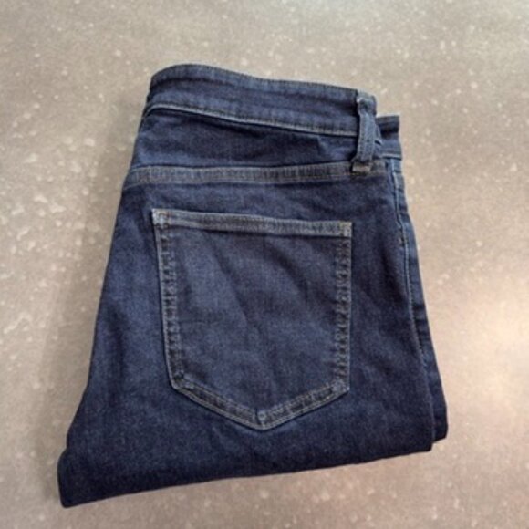 UNIQLO Dark Wash Straight Fit Jeans - Size 33 - Picture 2 of 13